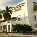 Seaside Escape Steps To Beach, Dining, Shopping And Las Olas!