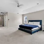 Miami/Ft Lauderdale Private Retreat Near Airport.