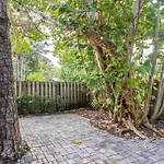 Miami/Ft Lauderdale Private Retreat Near Airport.