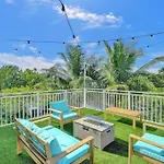 Hot Tub! Roof Top! Firepit! Boat Dock!