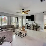 Wilton Manors Pool Oasis 3/3 And Free Parking
