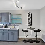 Rustic Retreats Spacious 1Br For 4 Guests In The Heart Of Fort Lauderdale