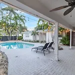 Walk To Las Olas Banyan Room Palm Paradise Inn