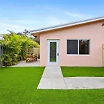 Awesome 1Br Apartment @Sailboat