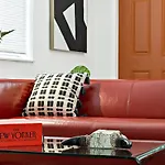 Lovely 2 Bedroom Condo With Free Parking On Premises
