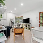 Beautiful Apt In Victoria Park