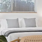 Lovely Studio With Great Location + Free Parking