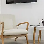 Lovely Studio With Great Location + Free Parking