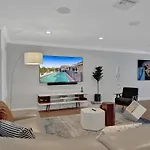 Luxe 4Br Waterfront W Htd Pool 5Min To Beach