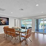 Luxe 4Br Waterfront W Htd Pool 5Min To Beach