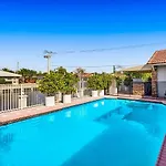 Luxe 4Br Waterfront W Htd Pool 5Min To Beach