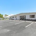 Together But With Privacy 3 Units And Private Pool