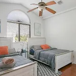 Relaxing Zen Oasis In Wilton Manors