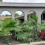 Heated Pool, Yard, Laundry, Kayaks, Bbq, Kitchen