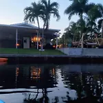 Heated Pool, Yard, Laundry, Kayaks, Bbq, Kitchen