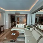 New Serene Condo In Luxury Hotel