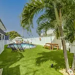 2Br Coastal Getaway!