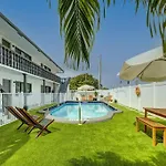 2Br Coastal Getaway!