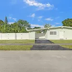 Sunset Serenity: Your Fort Lauderdale Retreat