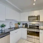 2Br Cozy Fll Retreat!