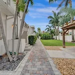 Beach Isles Modern 1Br Waterfront Apartment With Patio
