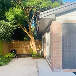 One Bedroom Apt With Private Patio Near Fort Lauderdale Beach