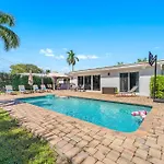 Exquisite House In Lbts- 7 Min Walk To The Beach!