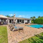 Exquisite House In Lbts- 7 Min Walk To The Beach!