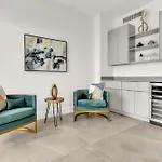 Ocean Wave Deluxe Brand New Apartments