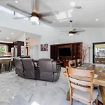 Marble House In Lauderdale Harbours