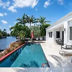 Villa St-Barth Waterfront W Htd Pool By Viac