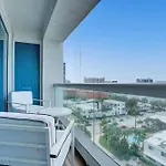 Chic Beachfront Bliss - Your Perfect 1 Bedroom Retreat!