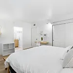 Charming Apartment Near Las Olas Blvd
