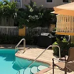 Charming Apartment Near Las Olas Blvd