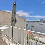 Fort Lauderdale Yacht & Beach Club 412