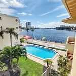 Fort Lauderdale Yacht & Beach Club 412