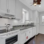 Private Neighborhood Heated Pool Lush Surroundings Harbor Key Resldences