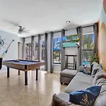 Large Gay Men\'S 1 Bedroom W Gameroom Heated Pool Clothing Optional