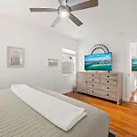 Condo By The Beach King Beds Lush Patio W Bbq Breakers Key One H0Mes