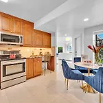 One-Bedroom Suite Heated Pool Dock Access Quiet Neighborhood Saltaire Two Resldences