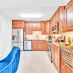 One-Bedroom Suite Heated Pool Dock Access Quiet Neighborhood Saltaire Two Resldences