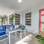 One-Bedroom Suite Heated Pool Dock Access Quiet Neighborhood Saltaire Four Resldences