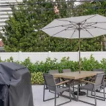 Gorgeous Renovated Pool Villa, 3 Min Walk To Ocean, Villa Eucalypta
