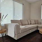 Newly-Renovated, Designer Apt Close To The Beach