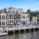 The Modern Castle Canal View Access Rooftop Living Greenhouse Vlllas