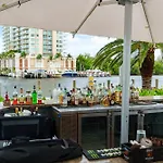 Gallery One Waterfront Suite, 5 Min Walk To Beach