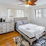 Charming 2Br Waterfront House