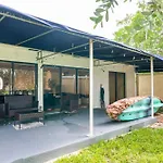Charming 2Br Waterfront House