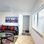 A 1Bedroom Las Olas On The Water
