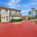 Trendy 1Br 2Ba Heated Pool Short Walk To The Beach